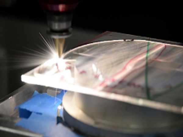 衍射光束整形优化激光玻璃切割工艺